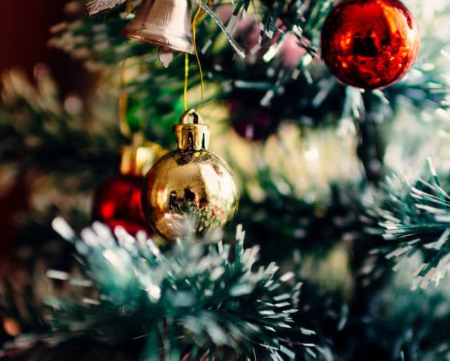 No matter where you are right now, may you find love, peace and joy. Wishing our entire MPC community and our fantastic coaches a Very Merry Christmas. Much love from the Golfing Peakers <a href="/MyPeakChallenge/">My Peak Challenge</a> <a href="/SamHeughan/">Sam Heughan</a> <a href="/CoachValbo/">John Valbonesi</a> @fitmooney <a href="/jordana_brown/">Jordana Brown</a> #MerryChristmas