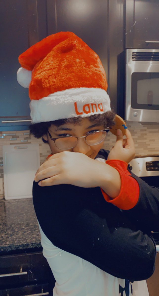 MichelleRtree's tweet image. Starting our binge fest early! Christmas movies, hot cocoa and matching pjs! We’ll do Christmas Christmas when all my ladies are back home! Until then…Happy Holidays to ALL!