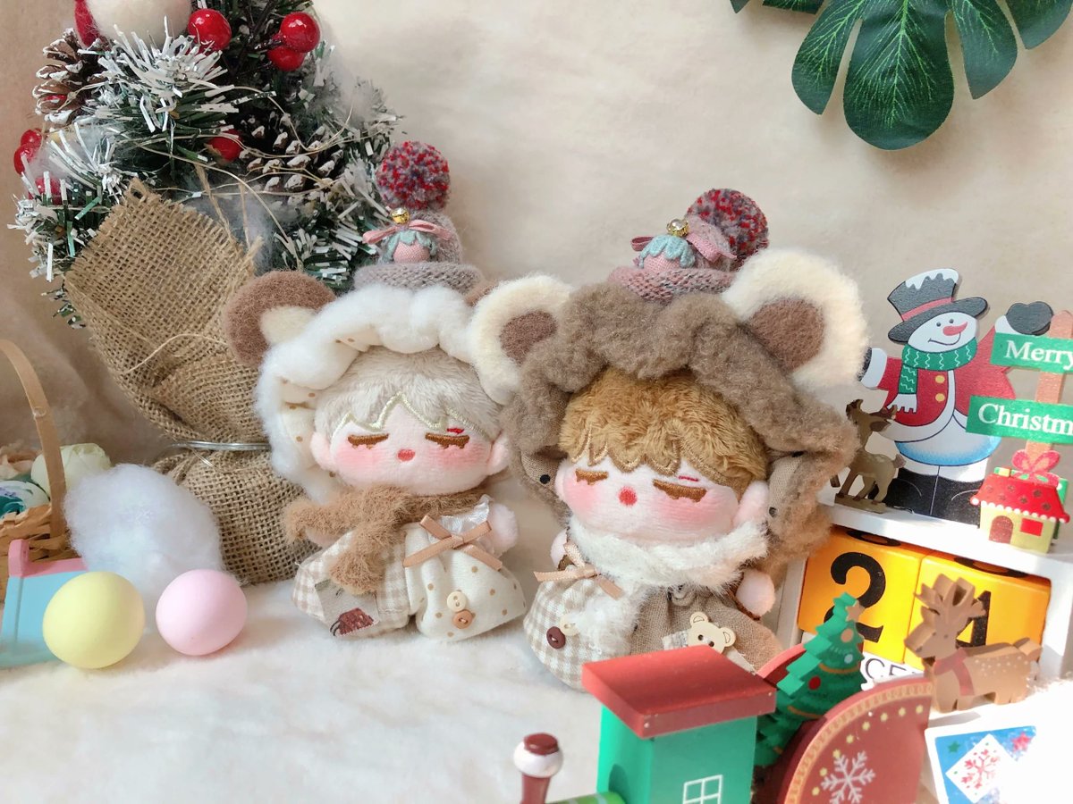 🌟 쉬폰 옷장 추가 수량 판매 🌟
10cm 인형용 의상

브라운 코튼 &amp; 화이트 코튼 
구성 : 모자, 점프수트, 스카프
1인 2세트 구매 제한, 2색 각각 1세트
2차 판매는 100세트 한정 판매

wd : 卷毛薄荷豆豆2店
m.weibo.cn/detail/4720134…
wd link : weidian.com/item.html?item…