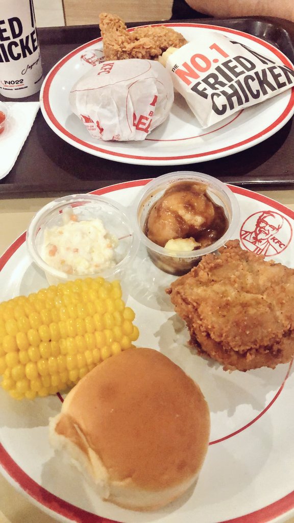 HeiiiSasha's tweet photo. 1st lunch in 2022
#KFCClassic https://t.co/hkGLvusGls