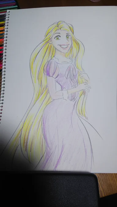 姪っ子からリクエスト続々飛び出してます。ディズニープリンセス描いてってムチャ振りにタジタジです。スマホで検索できるようになってて良かった・・・。 