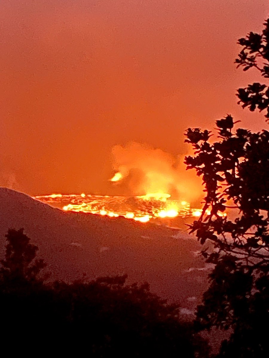 SubtimusPrime's tweet image. Happy New Year from Kīlauea.  Somehow feels right to close this thing out in front of a literal lake of fire.