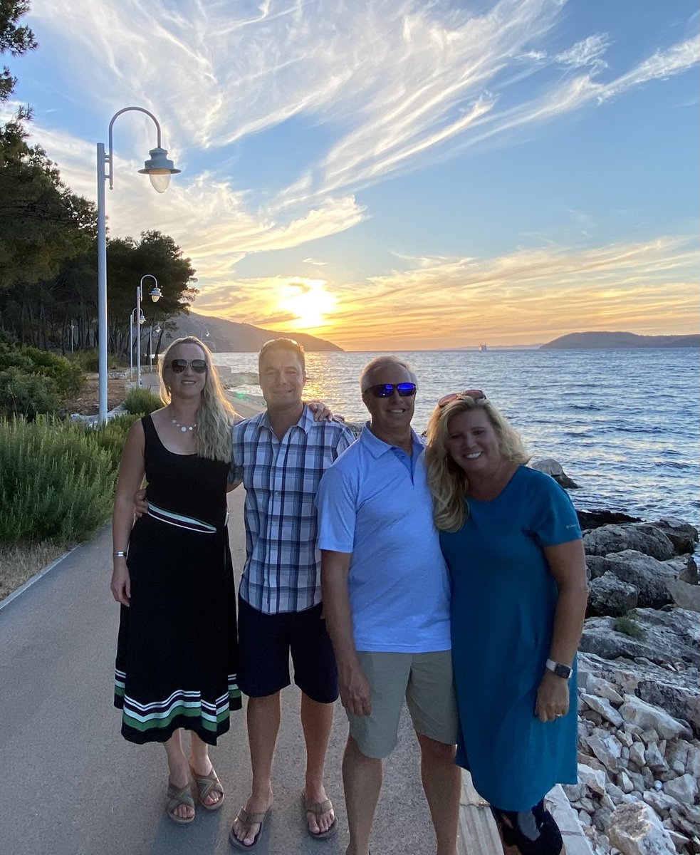 leon_texas's tweet photo. Ravencoin has introduced me to amazing people &amp; allowed me to visit amazing places.
Best of all Ravencoin has helped wake me up to the importance of global freedom. Freedom is important for all of us. Don’t take it for granted.
Happy 2022! https://t.co/TVdtMwQiri