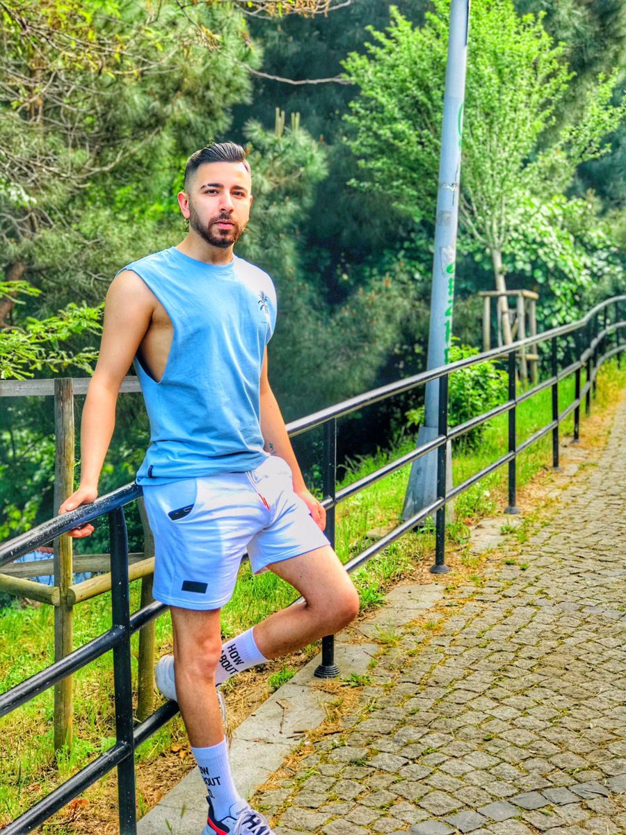 oliwerr3's tweet photo. Sadece ara görüşelim #istanbulgay https://t.co/KKIogvbrmz