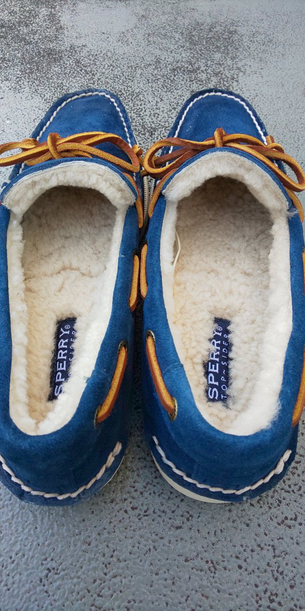 pegila_ga_kita's tweet photo. #topcider の deckshoes
#ABCマート で、
2200円 これ、安くない!
温かいし。
が、温かいのは ボートシューズに 反するかも。(^^; https://t.co/Ri2h6Ft5lR