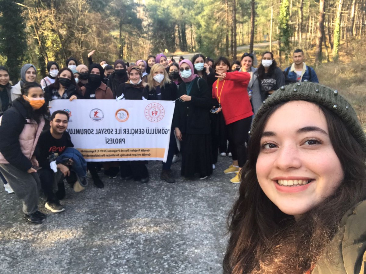 GSorumluluk's tweet photo. Gönüllü Gençler ile Sosyal Sorumluluk Projesi @belgin_bal @NurtenIren @kasapoglu @ikasapoglu55 @GSBdestek @profdryavuzunal https://t.co/wXa1DJIv0s