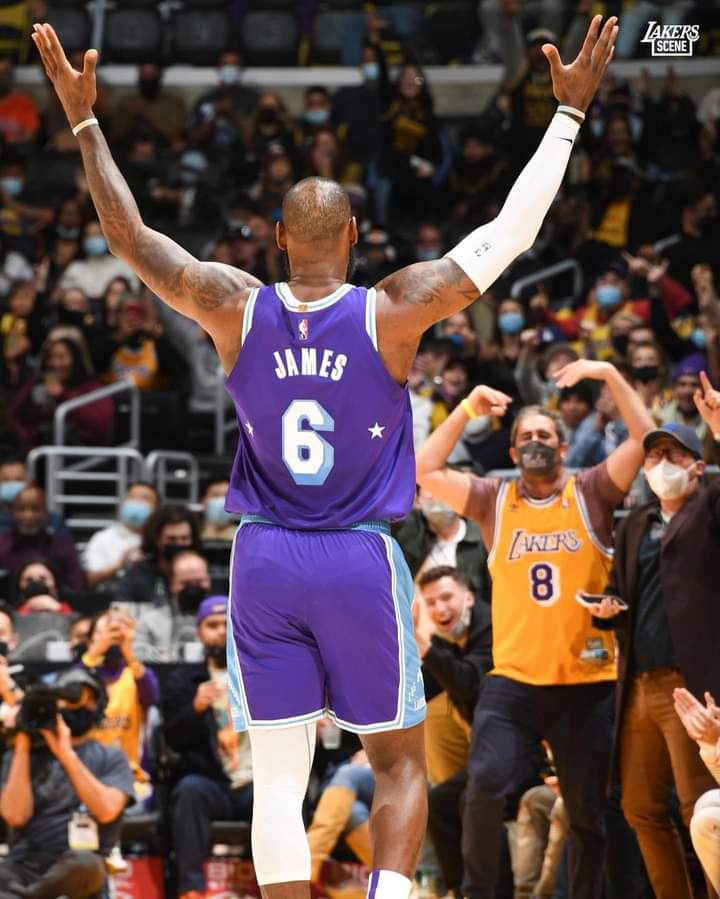 LakersLatam's tweet photo. DEVÓRAME OTRA VEZ https://t.co/qAxPvN6be3