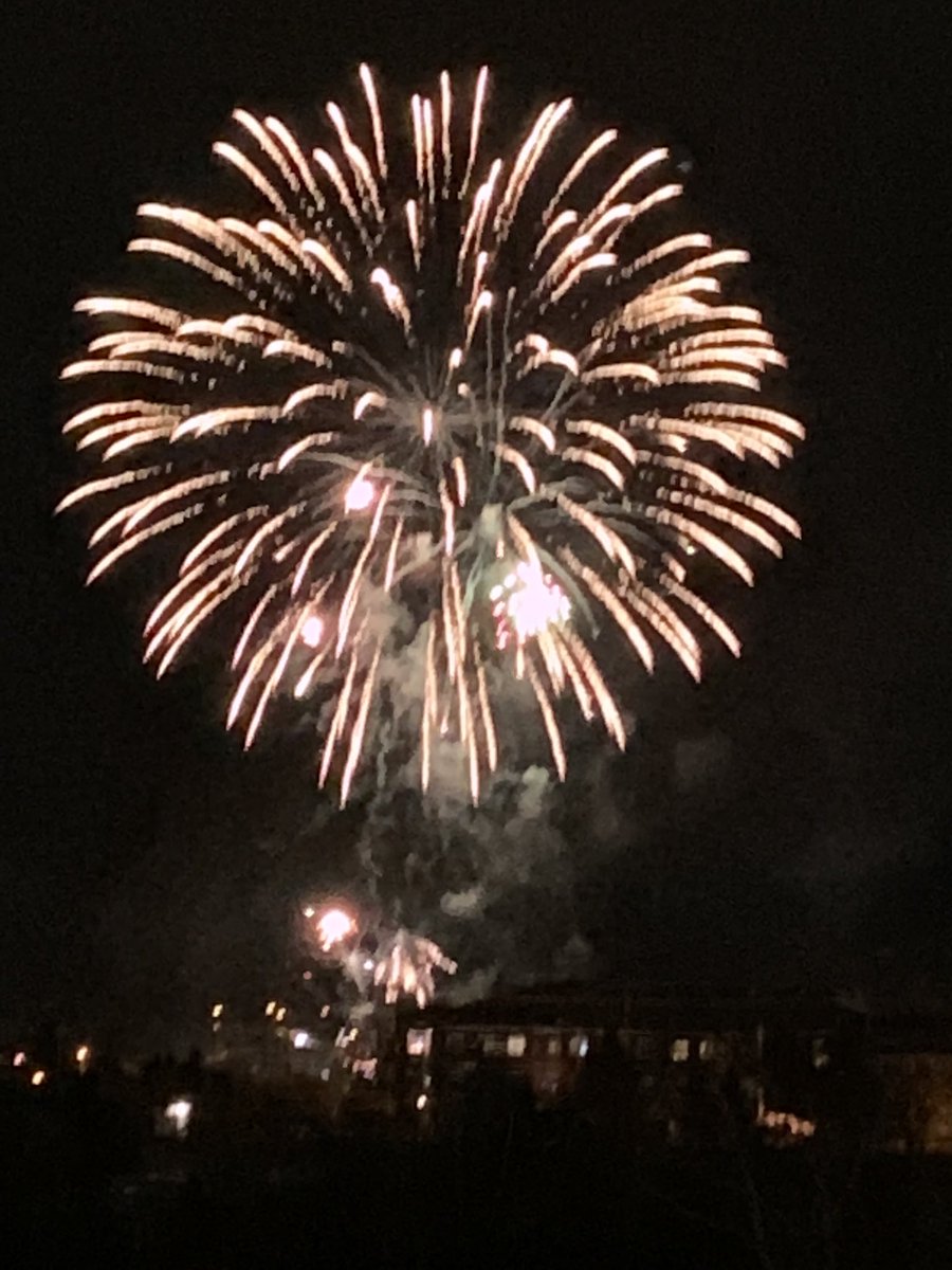 MefNL's tweet photo. Happy New Year! https://t.co/7zZumJonUF