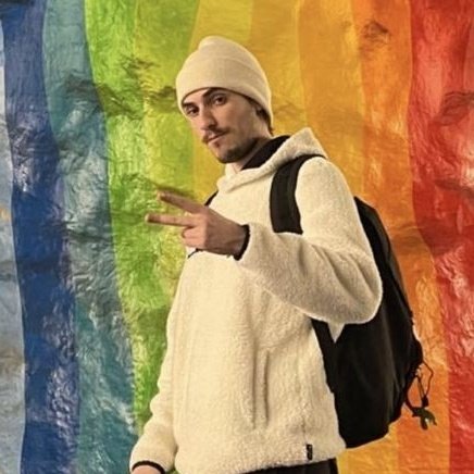 mountthinker's tweet image. feliz ano novo, chat!!!
que 2022 seja um ano incrível pra todos vcs 🌟🎇✨