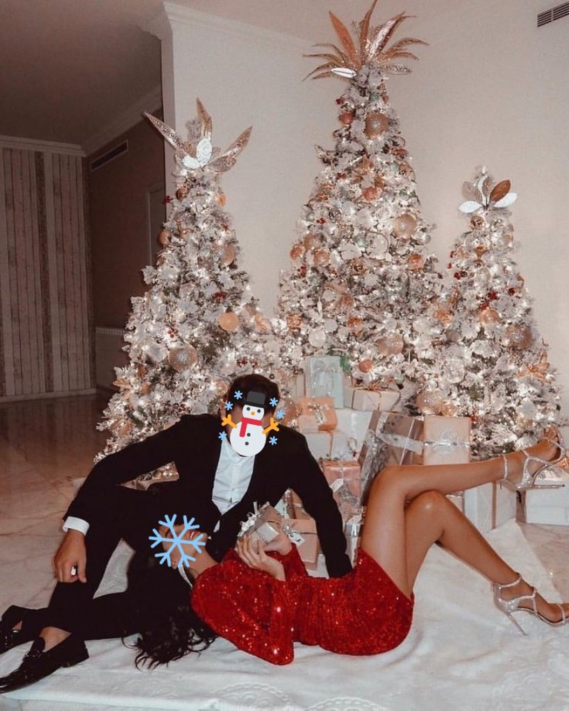 —Por segunda ocasión había pasado Navidad con su linda novia <a href="/SelenxB/">Selena</a> en casa de ella donde se reunieron con toda la familia de Sel.—