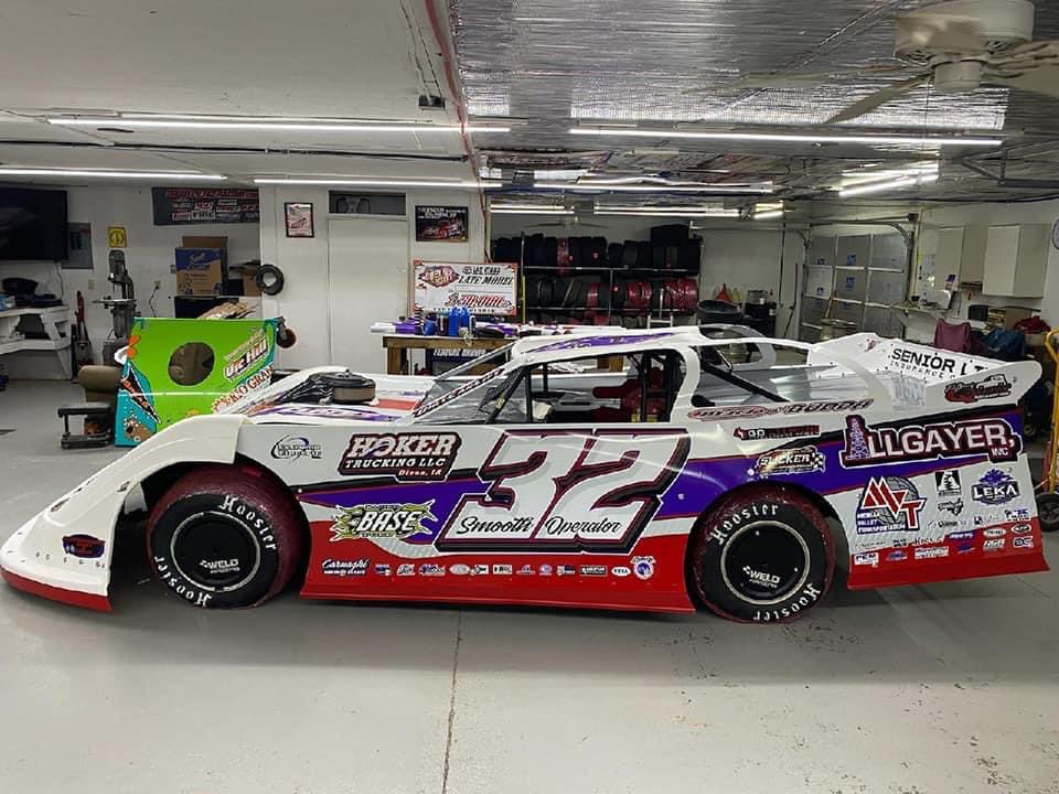 Live Dirt Updates tweet media