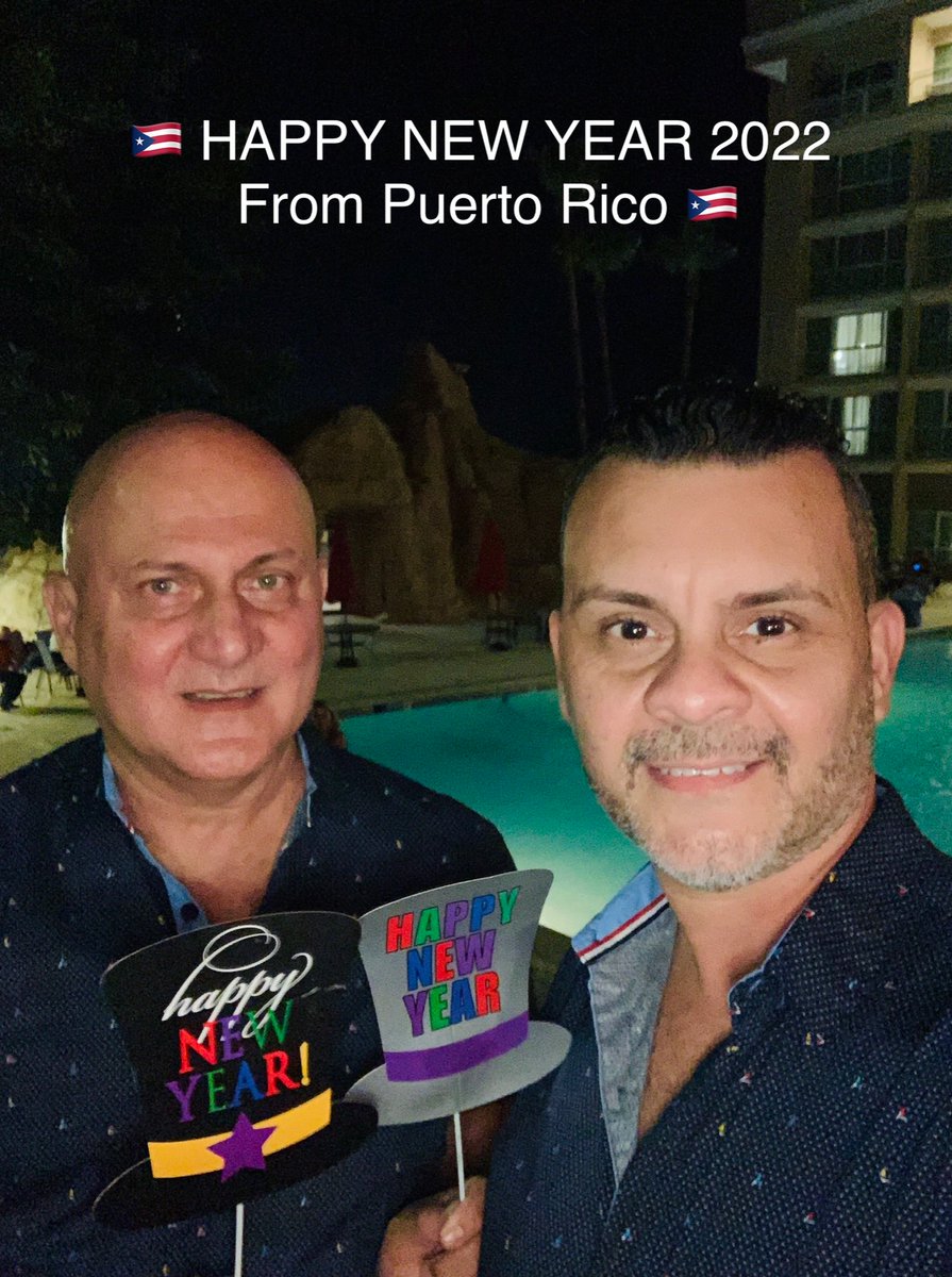 versatiletomeet's tweet photo. #CNNNYE LOVE FROM PUERTO RICO @andersoncooper @AndyCohen https://t.co/edT3NM2MBs