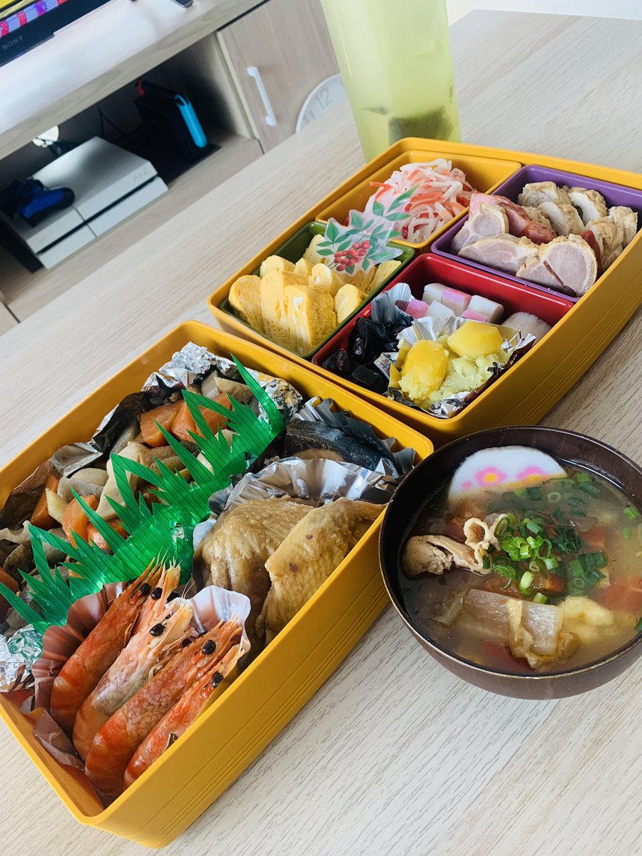 anchxm's tweet photo. お節とお雑煮🥰 https://t.co/TTyx3zF8C4