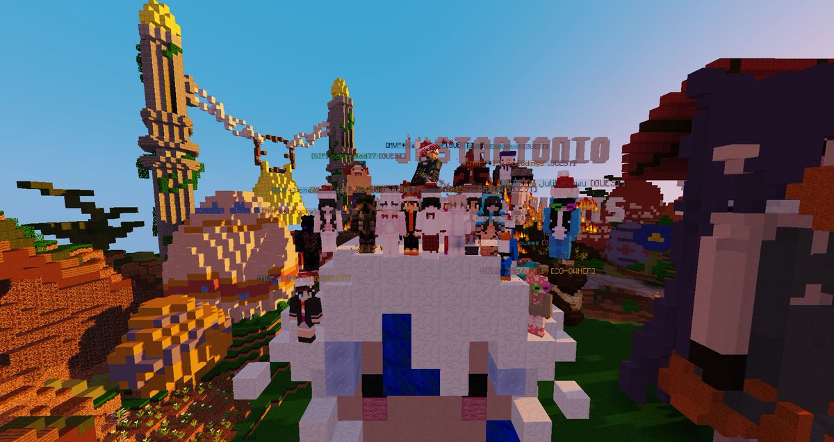 justantonioxd's tweet image. new personal monthly quest record! huge congrats to @LitPhoen1x for getting 1st place, literally an impossible record to surpass! special thanks to @trentrobi &amp;amp; @culorfuj for doing the “deeds” with me! thank you @HypixelNetwork for the quest update! &amp;lt;3