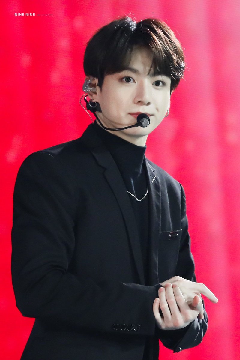 Koreadispath's tweet photo. [BREAKING NEWS]

방탄소년단 정국과 투사나가 3년째 열애 중이다. 그들은 2018년 8월에 관계를 시작했습니다. 그들은 지인의 소개로 금세 사랑에 빠졌다. 그들의 가까운 친구와 가족은 모두 그들의 관계를 알고 있으며 지역 사회에서 잘 지원됩니다. 
 #Bts JUNGKOOK #TWICE #SANA #Dispatchkorea https://t.co/q740WUrdEv
