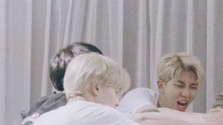 seokjinmylabsss's tweet photo. 2022 with bts 💜 https://t.co/Makok7aCXU