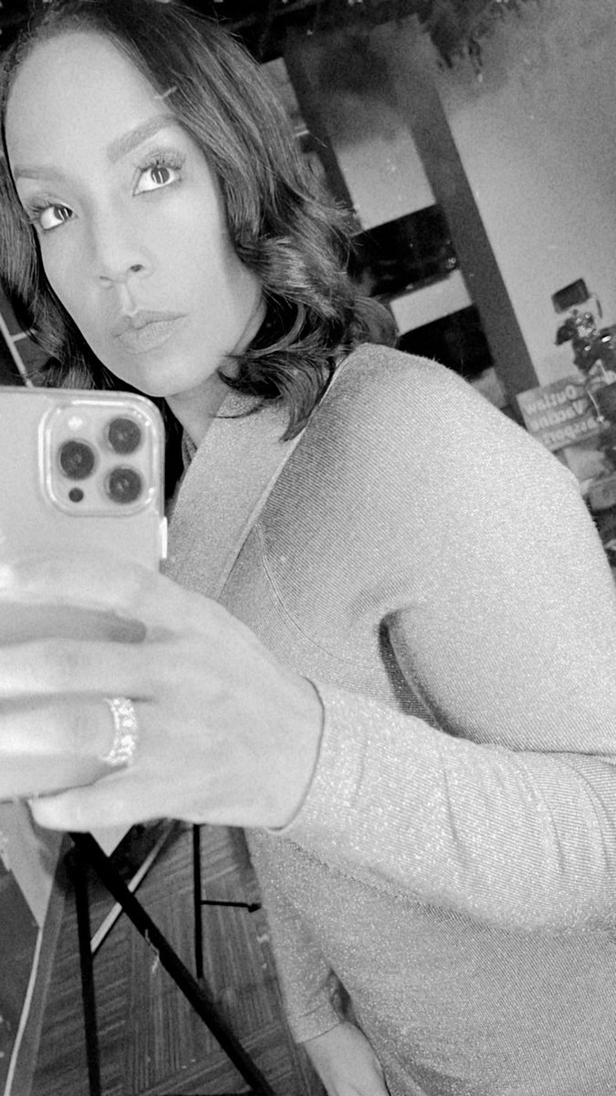 Lauren Dawn Johnson tweet media