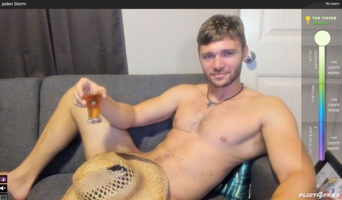 Starting the New Year off right with some good company and some good drinks 🍾 https://t.co/2aZhJjIWwG<a href="/tag/masturbationmonday"class="tags"><span>#masturbationmonday</span></a>