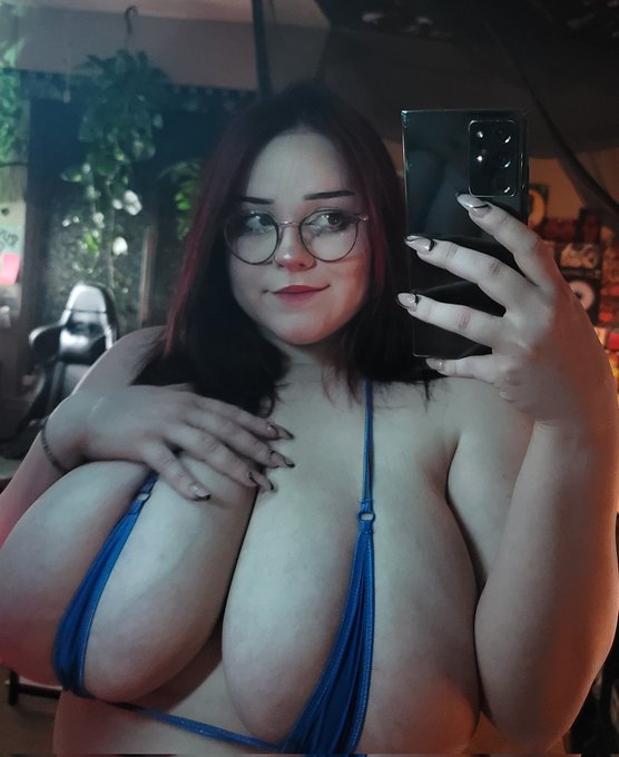 I think it fits perfect 🥰 https://t.co/5Oinm7a29r