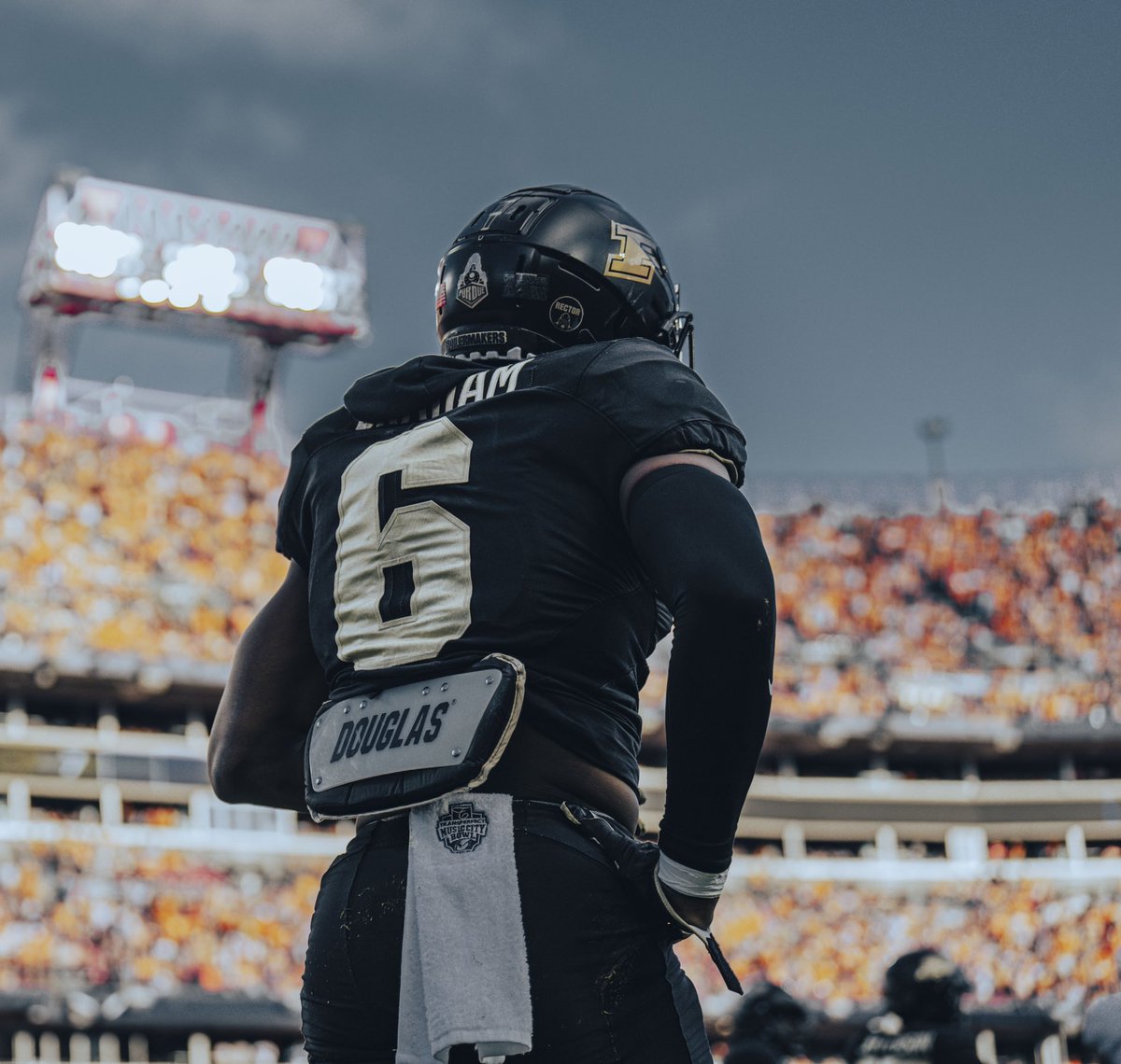 gavin_pulliam's tweet image. Music city bowl frames @MusicCityBowl @BoilerFootball @Vol_Football