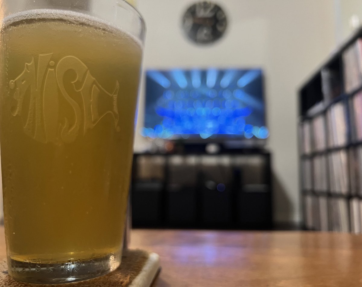 Cass_musicfun's tweet photo. I'm a lover of all music...but... Phish is the best band I've ever seen or heard. I've spent every NYE since 1997 with them in one form or fashion. They are without a doubt the best live band ever. Go see and then let's discuss. #phish #stereotypethis #phishdinnerandamovie https://t.co/LrabxcvDY9