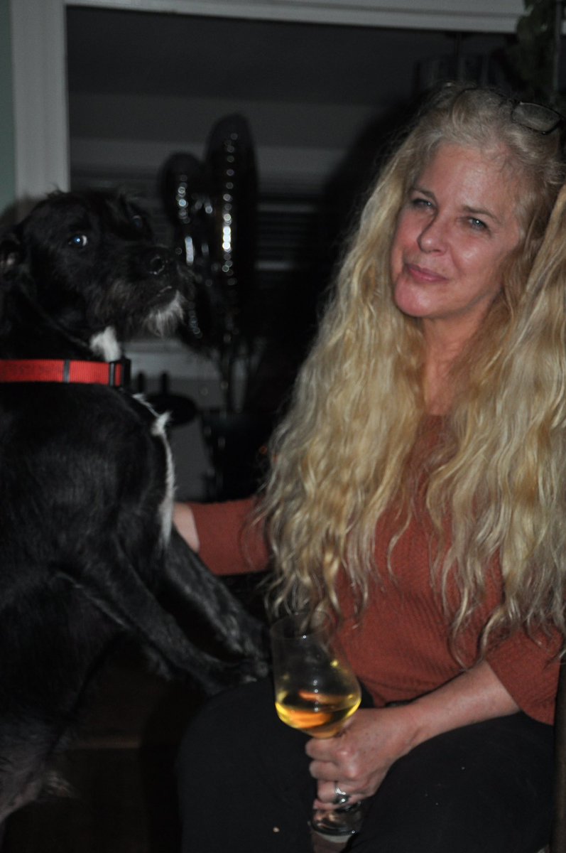 #CNNNYE momma T and Bodie dog love the NYE show! Peace + Love! - Chelsea Shag AKA 0cean