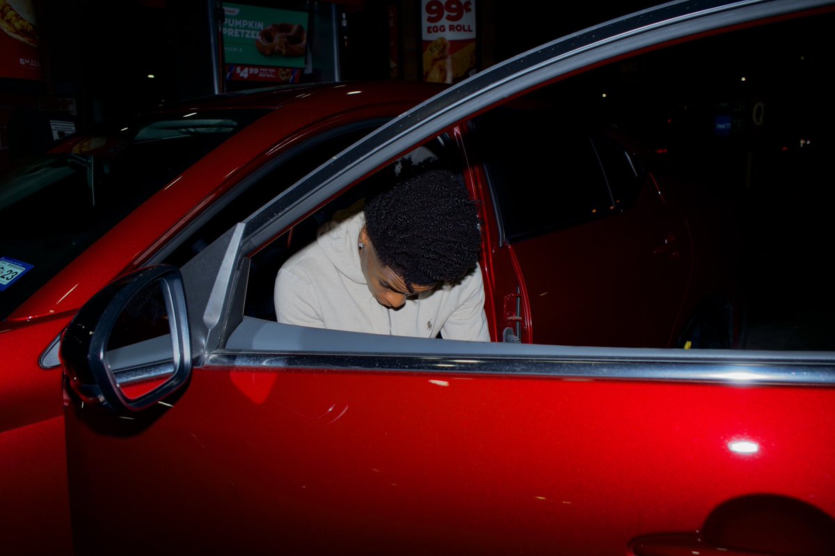 legendaireshawn's tweet photo. See no evil, hear no evil. I barely speak to people https://t.co/DX3EEDz9id