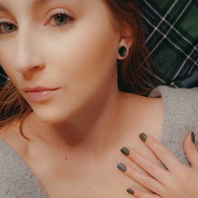 Should I go live after the ball drops? https://t.co/I1iFPKikDx<a href="/tag/brunette"class="tags"><span>#brunette</span></a><a href="/tag/eyes"class="tags"><span>#eyes</span></a><a href="/tag/linkinbio"class="tags"><span>#linkinbio</span></a><a href="/tag/fetish"class="tags"><span>#fetish</span></a><a href="/tag/longhair"class="tags"><span>#longhair</span></a><a href="/tag/boobs"class="tags"><span>#boobs</span></a>