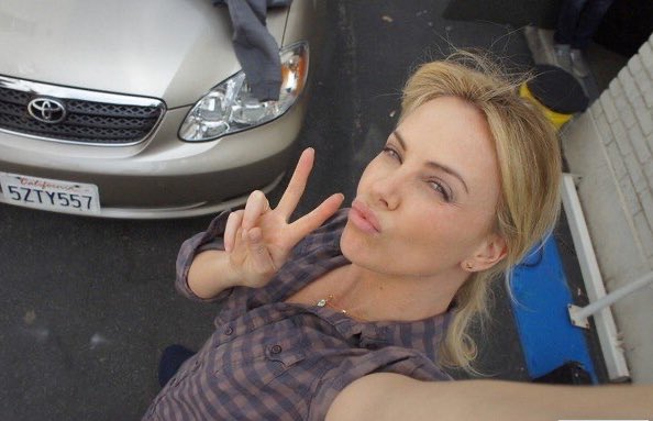 happy new year everyone!! i hope great things will come for you this 2022 love u all sm <33