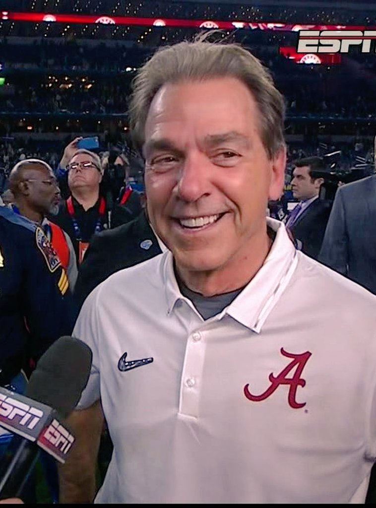 jerrysandersRTR's tweet photo. Georgia opens as a 2.5 point favorite in the National Championship game over Alabama ... Yummy 🐁☠ https://t.co/q7zaJ9PNfZ