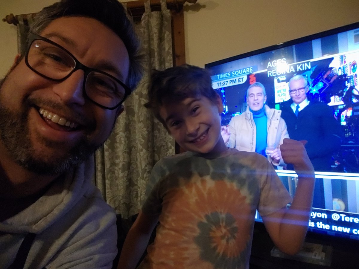 shiptastic's tweet photo. #cnnye  Happy New Years you goofballs. Yes Anderson it does feel good to laugh. Keep cacklin'! https://t.co/mswo7mYrZr