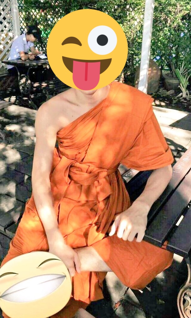 สวัสดีเช้าวันปีใหม่ครับ สวดมนต์กับโดนย.ข้ามปี ไม่มีแรงเดินรับขวัญปี 2565 เลยครับ