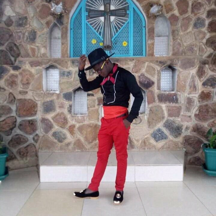 Je remercie le Dieu des armées pour la protection durant 2021 jusqu'à 2022 
Merci notre Dieu 
Bonne année à tous les katumbistes du monde entier