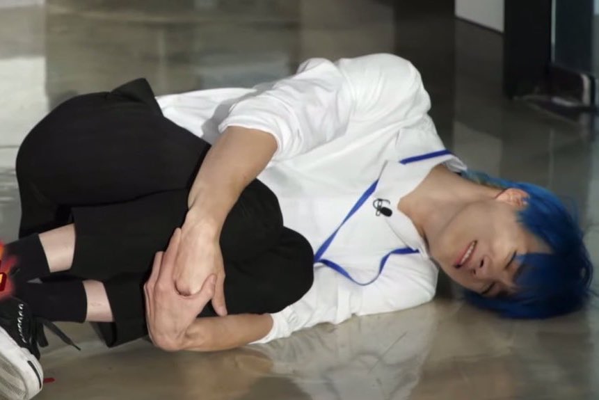 เจอคนนี้ร้องไห้อยู่หน้างานค่ะ บอกว่าไม่อยากเป็นแล้วเพื่อนรักเก้าปี #ผับอีsmทิพย์