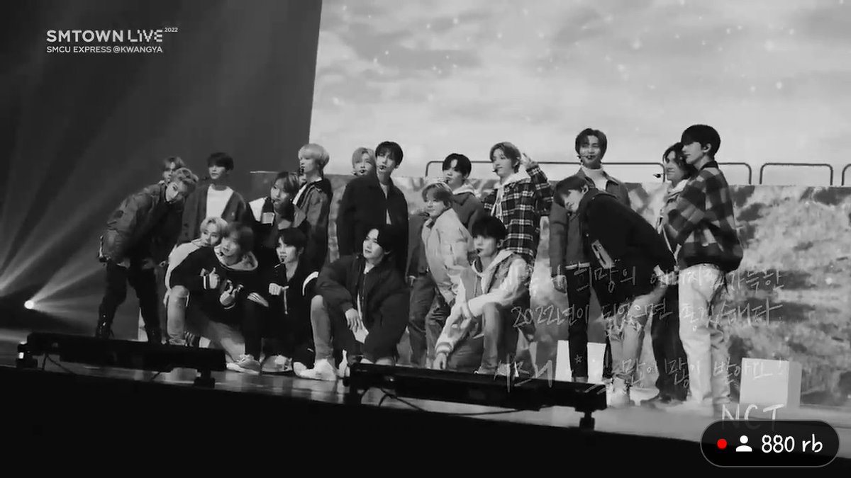 Ty_ww717's tweet photo. TERIMAKASIH 😭😭 #NCT #OnTheNCTExpress #SMTOWN2022 #SMTOWN #SMCU_EXPRESS #SMTOWN_LIVE https://t.co/teNcKgYlgG