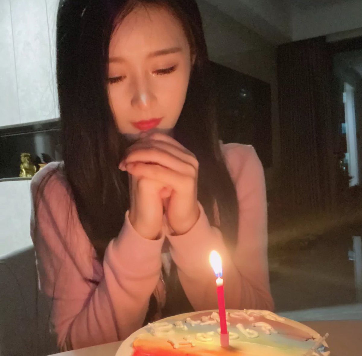 I wish myself a happy birthday, every day can be happy.