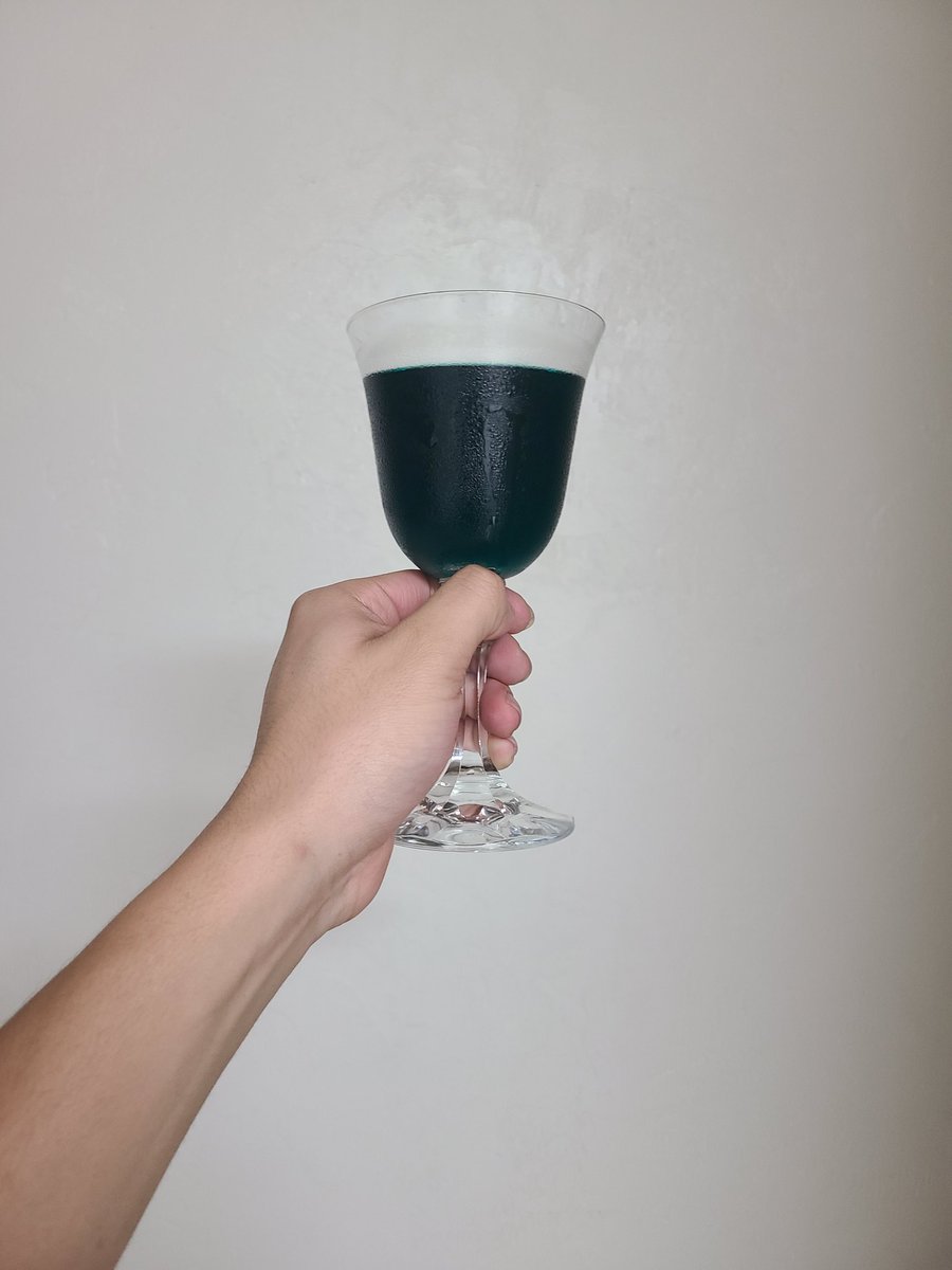 KoroTheSage's tweet photo. A Happy New Year to all, and to all a New Year~~~~
#Drinking #Juice of #TheSages 
#HAPPYNEWYEAR2022 https://t.co/lZ90pyYXPq
