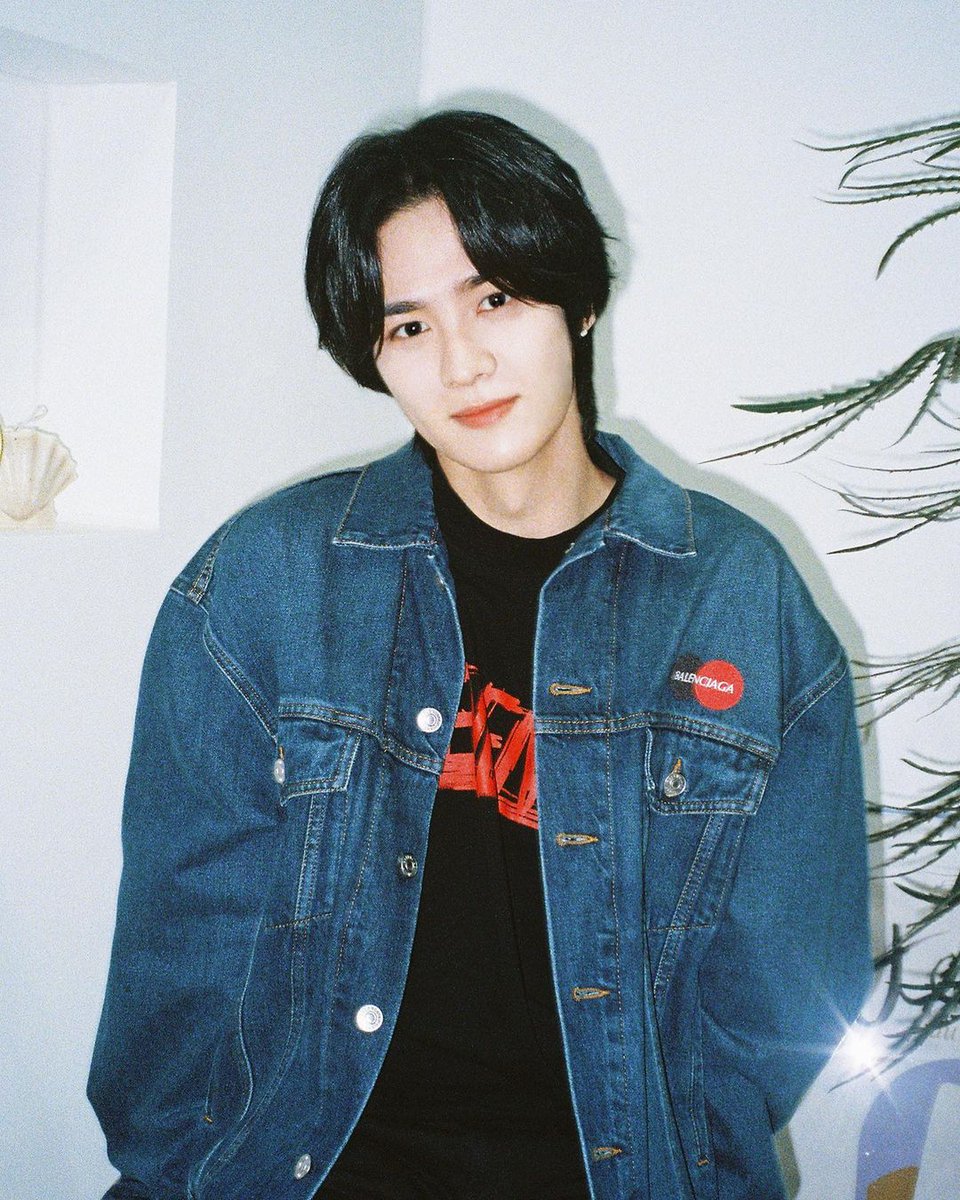 [OFFICIAL] 220101 #KUN (kun11xd) Instagram Update 🐻

"Makasihh semua atas ucapannya ❤️
Bintang² akan bersaing dgn terburu-buru
Sungai-sungai akan mengurus diri mereka sendiri, 2022 akan membuat uang yg lebih baik, tapi...
Bahkan setelah ulang tahunku, aku akan selalu 18 hahaha
+