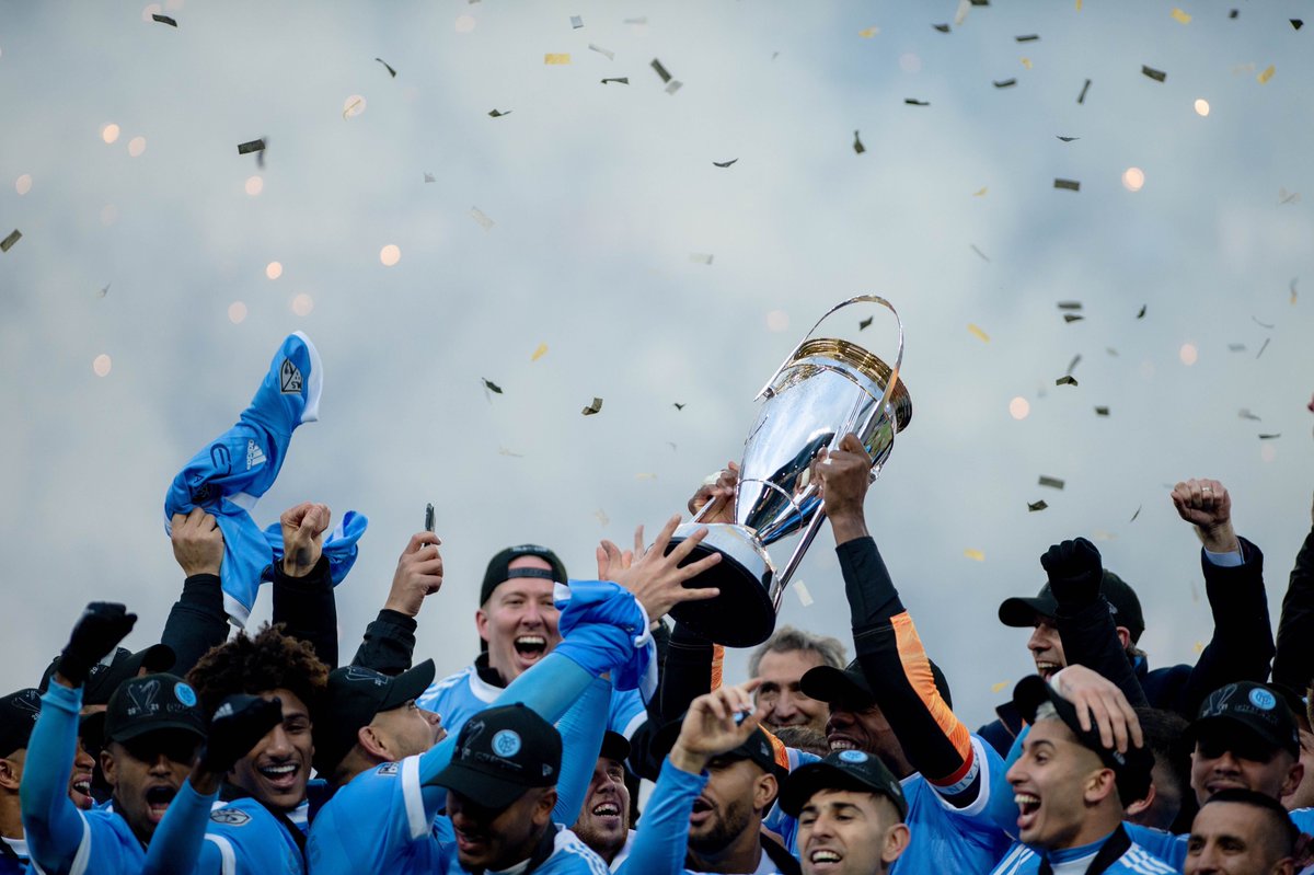 ⭐️ HAPPY NEW YEAR, NEW YORK CITY 💙