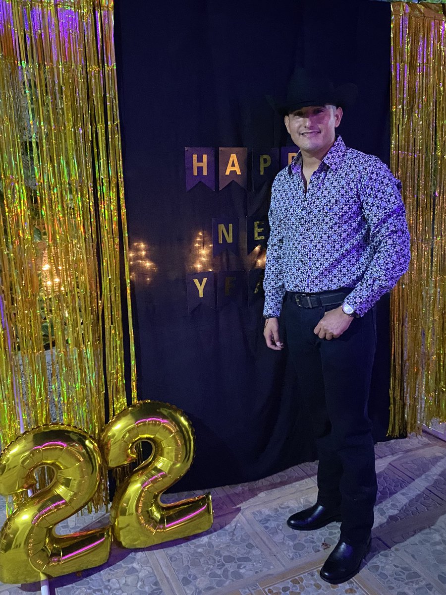 Gracias a DIOS el año 2021 fue uno de los mejores de mi vida 🙏🏻🏆❤️ ¡Vamos con todo por año 2022 más feliz aún!

Gracias a todas las personas que apoyaron nuestros proyectos en este año y para que sea mejor persona, que DIOS los siga bendiciendo 🙌🏻🤩