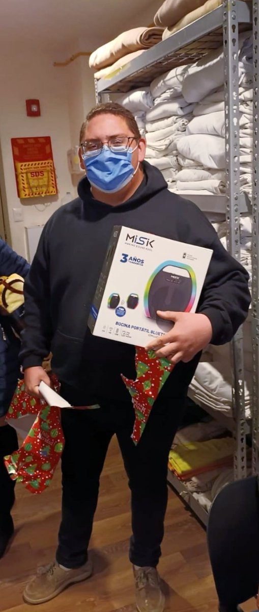 alanvaldiviar's tweet image. Posada de navidad e intercambio de regalos. ☺️🤗🎁❤️🎉.
#ExtendedSuites