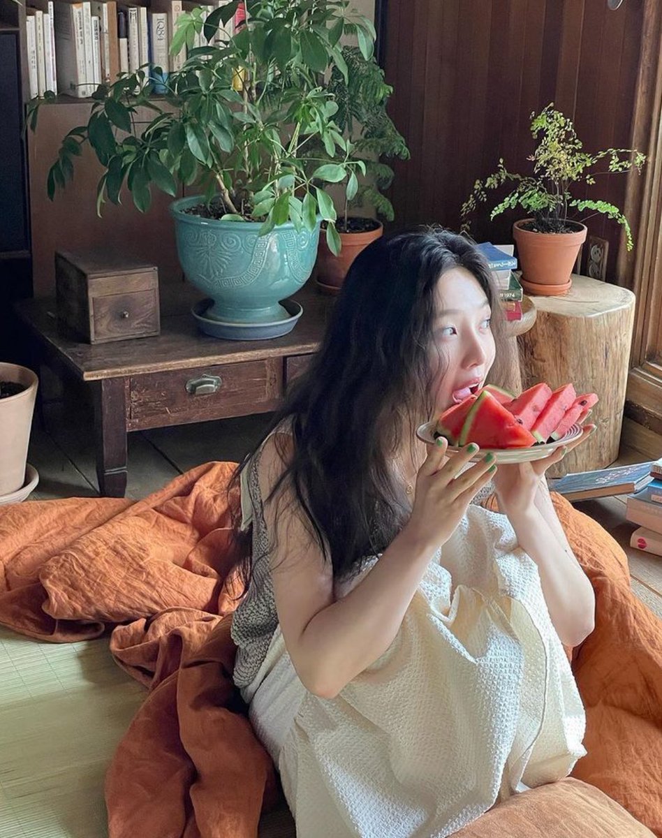 draculamala's tweet photo. Happy New Year from me and Haetnim! 🎊♥️ https://t.co/VPHMbHr3Nh
