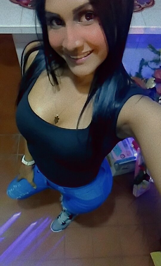Criskast1's tweet photo. Feliz año 🎄🎄 https://t.co/kuzirbPcyn