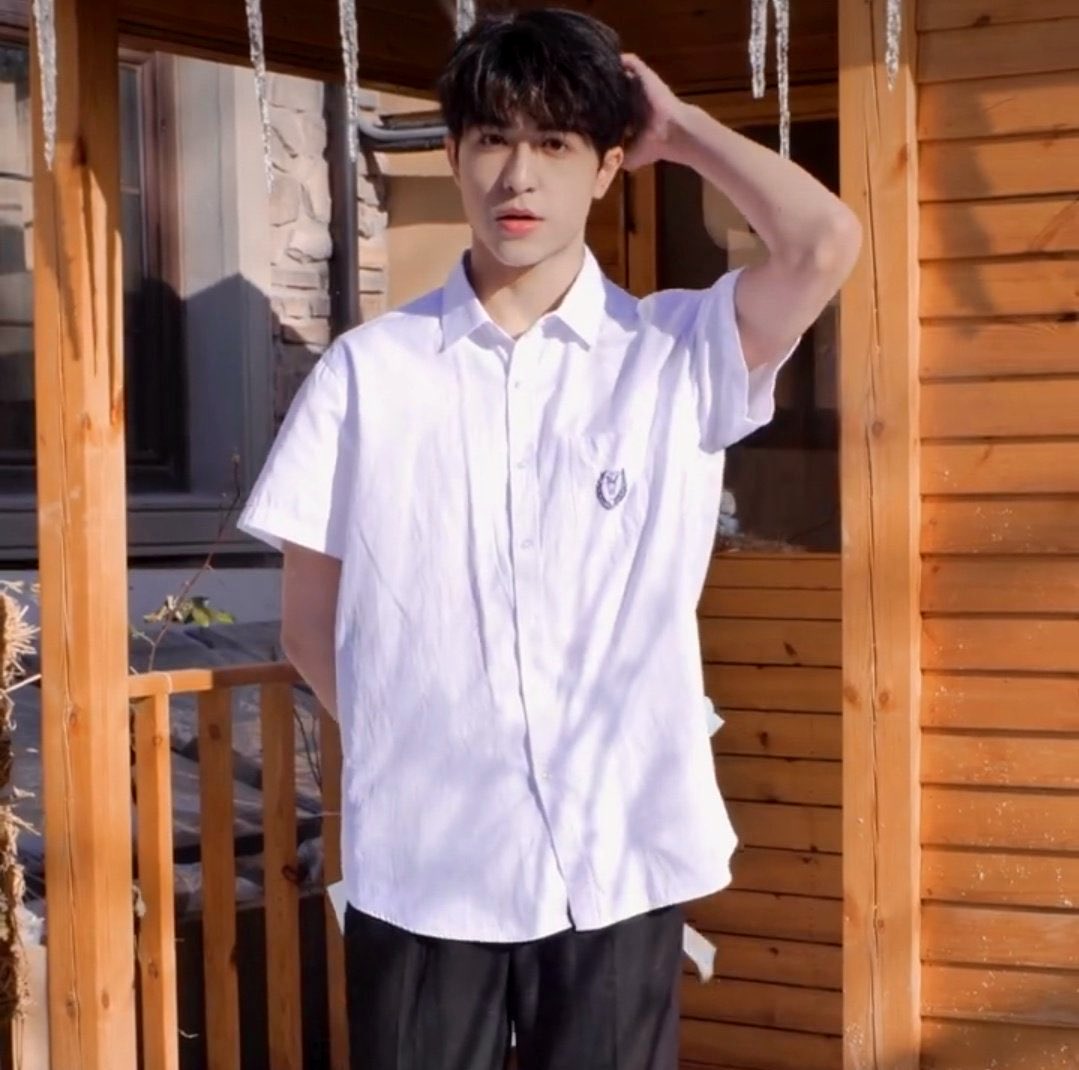 into1__dadiel's tweet photo. เสื้อตัวนี้เคอใส่ตอนถ่าย ซร และเผลอเอากลับมาด้วย สตล กอง ตามหานานมาก แต่เคอก็ไม่กล้าเอากลับไปคืน เลยซ่อนไว้ในตู้ วันนี้น้องแพทค้นตู้เสื้อผ้าเคอและชอบเลยเอามาใส่ สรุปมันเป็นเสื้อตัวเดียวกัน รับประกันได้จากเสื้อยับเพราะเคอชอบใส่เสื้อยับ

ไม่รับความเห็นต่าง รับแต่ความเห็นกาว 🤣🤣 https://t.co/Ktj9i6xBUu