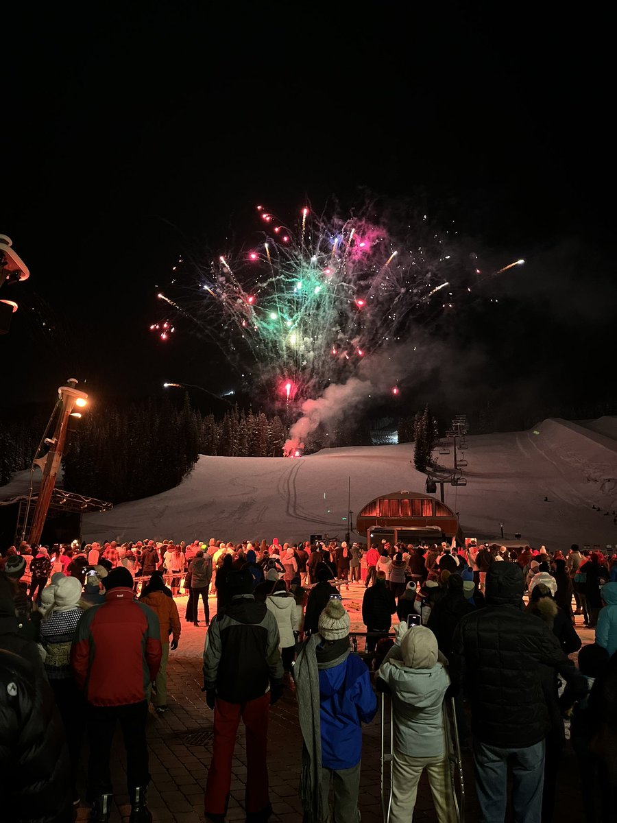 ringing in the new year on the slopes ⛷🎆