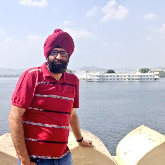 ATdsingh's tweet photo. Wishing you all #HAPPYNEWYEAR
#NewProfilePic #RedTurban #HAPPYNEWYEAR2022 https://t.co/LpZOHAv7dG