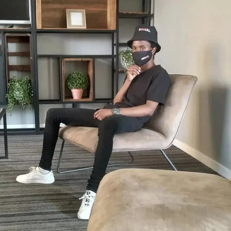 lehumo_news's tweet photo. "Happy New Year
#HustleBuildWealth 
#ZenithLevelClothing 
#ZenithLevel" - @LehumoLetageng https://t.co/EnjSGSFwDn