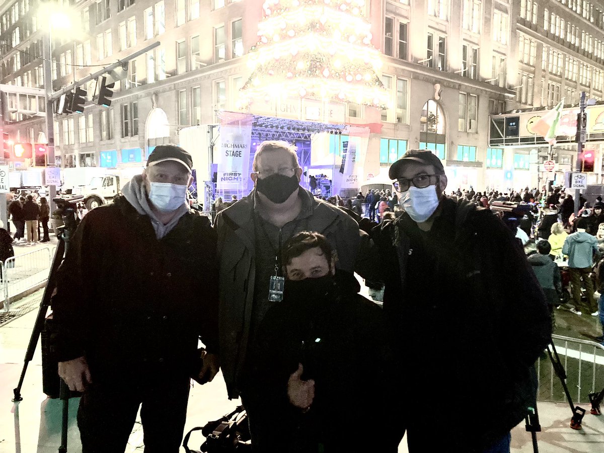 First night photographers! Great crew <a href="/SmithmyerPhotog/">Brian Smithmyer</a> <a href="/JeremyKDKA/">Jeremy</a> <a href="/kdka2vidguy/">Jeff Roupe</a> <a href="/KDKA/">KDKA</a>