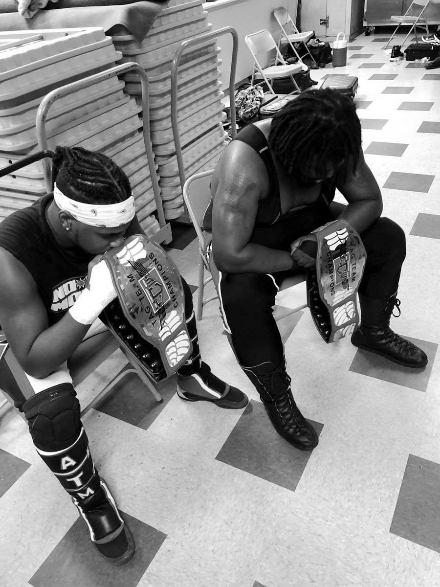 MarcusMUNCH314's tweet photo. This calendar was good wit its ehh moments. Ima leave it at that.

I started wrestling this year and made some noise in my short 7months innit. 

Next calendar it’s nothing but health, the ring &amp; family. 

Let’s get this shit. 
#PinkiesUp #LastDon https://t.co/Pz6rSvsj0d