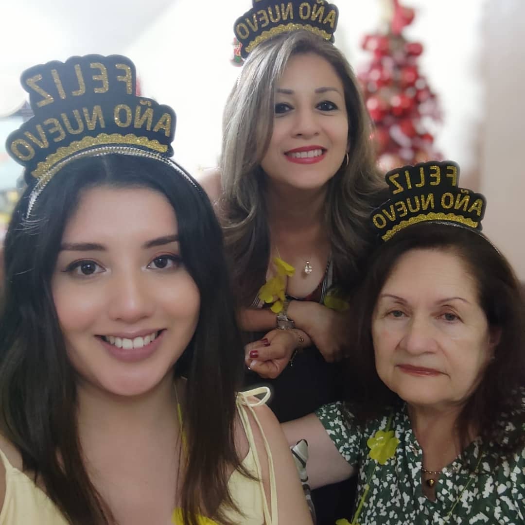 gob168's tweet photo. Feliz Año 2022!! https://t.co/lY4RdwOqEs